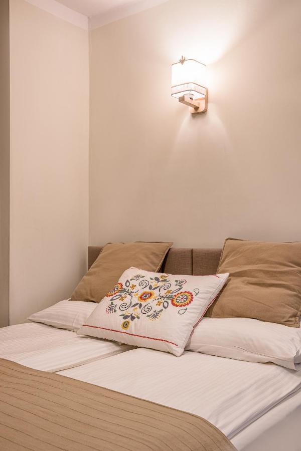 우스트론 Siedem Zyczen B&B 외부 사진